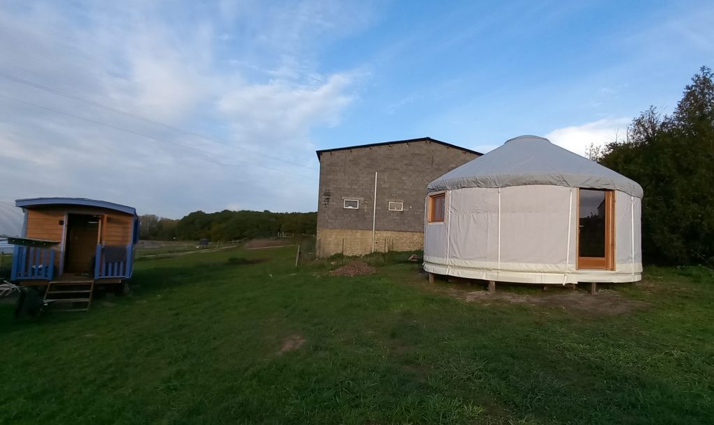 yourte contemporaine dans un centre equetre à hilsprich