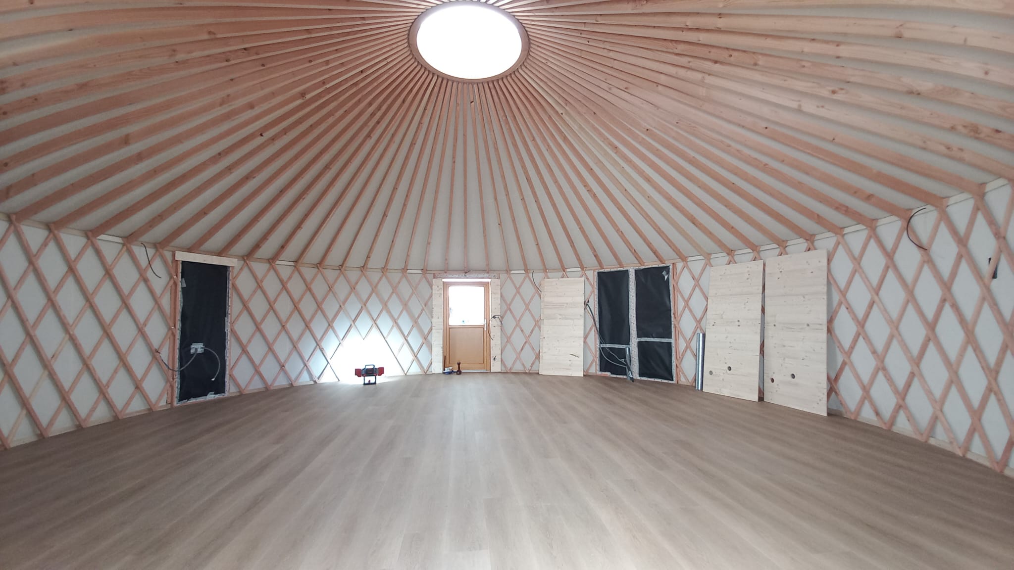 Yourte avec accueil de public, chantier en cours