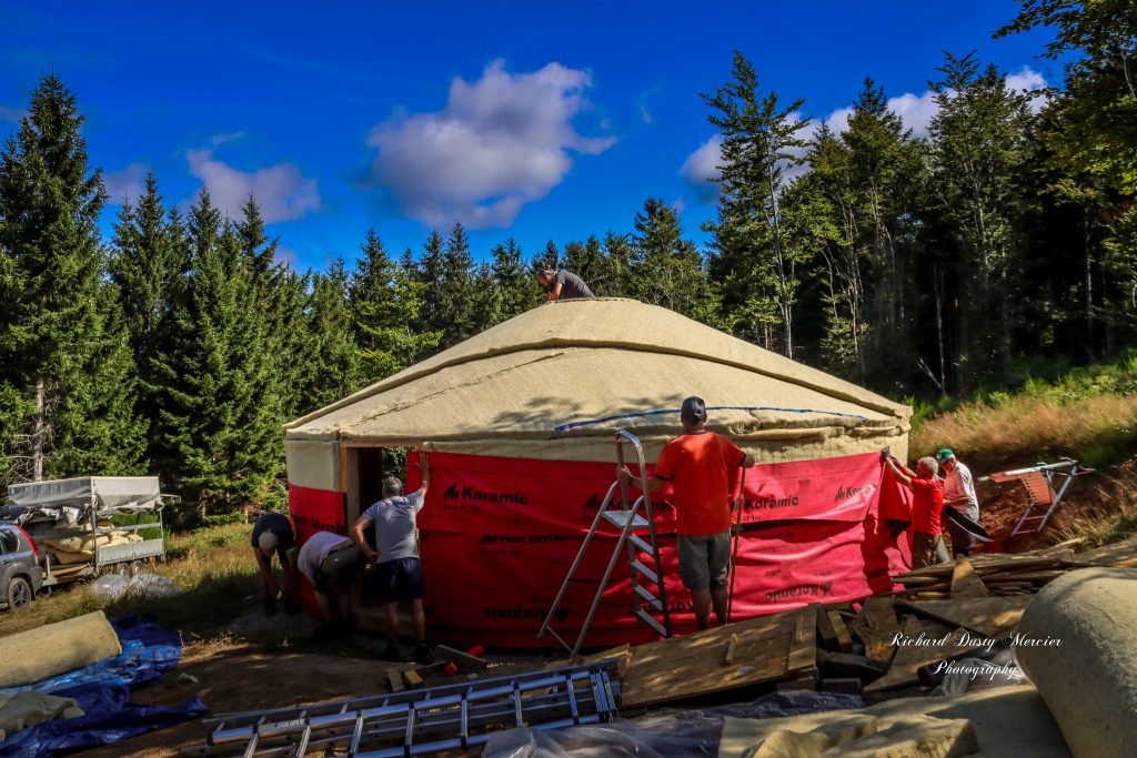 isolation et pare pluie sur une yourte erp