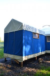 couture de cabanon en toile de yourte